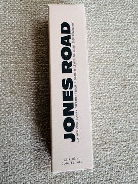Jones Road Lip Recharge In Petal